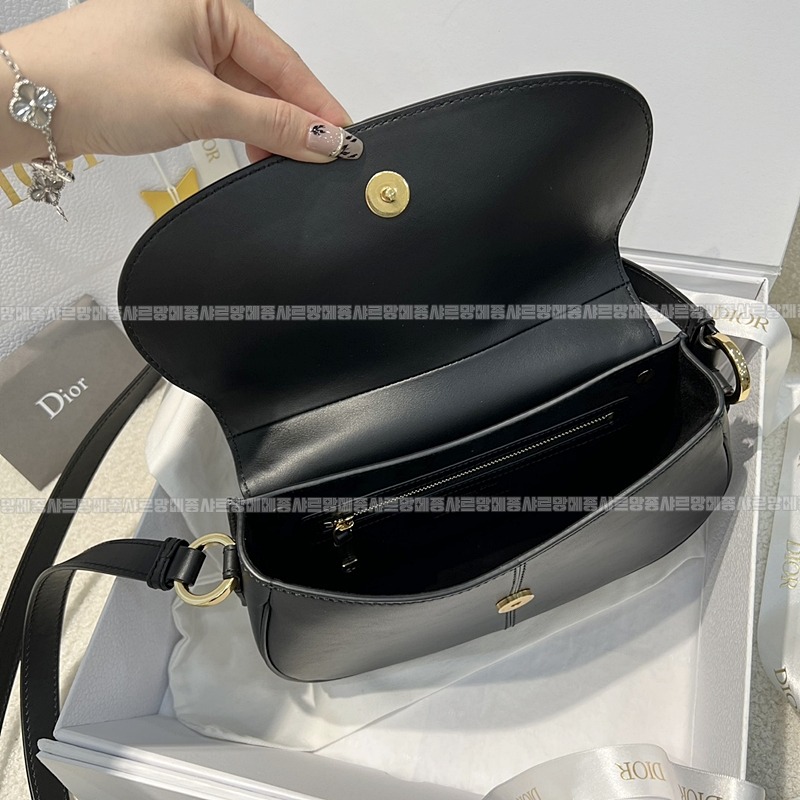 디올오블리크베사체스몰백  20260403-171406-008루.jpg