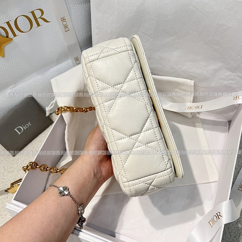 디올카로스몰백  20260403-172121-004루.jpg