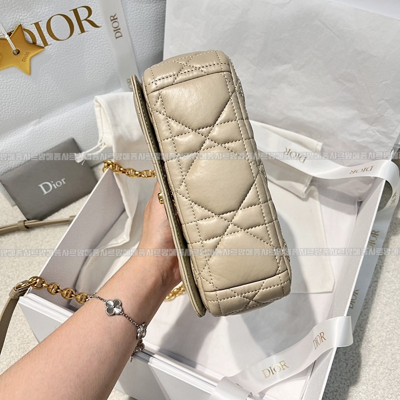 디올카로스몰백  20260403-175215-004루.jpg