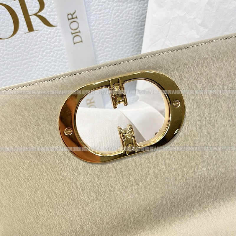 디올카로스몰백  20260403-175215-007루.jpg