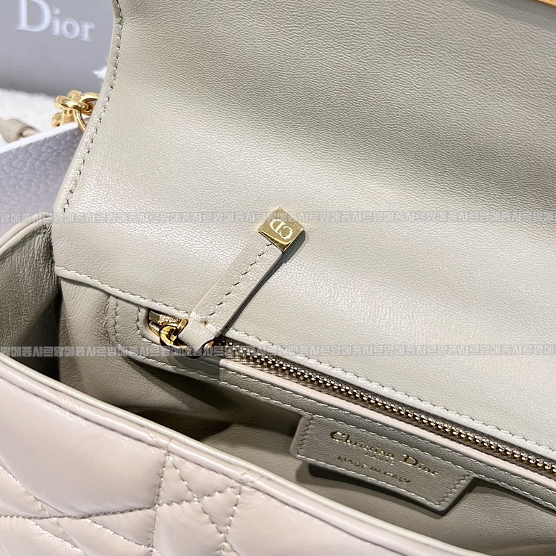 디올카로스몰백  20260403-175216-012루.jpg