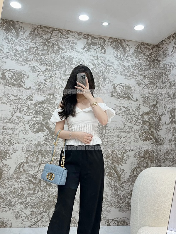 디올카로스몰백  20260403-175527-015루.jpg