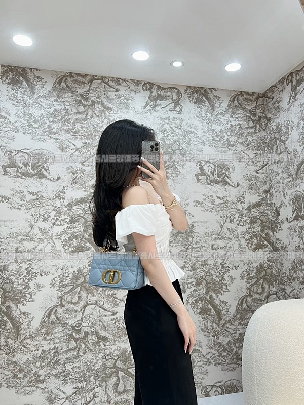 디올카로스몰백  20260403-175528-018루.jpg