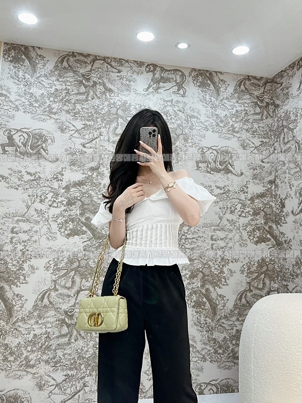 디올카로스몰백  20260403-175733-014루.jpg