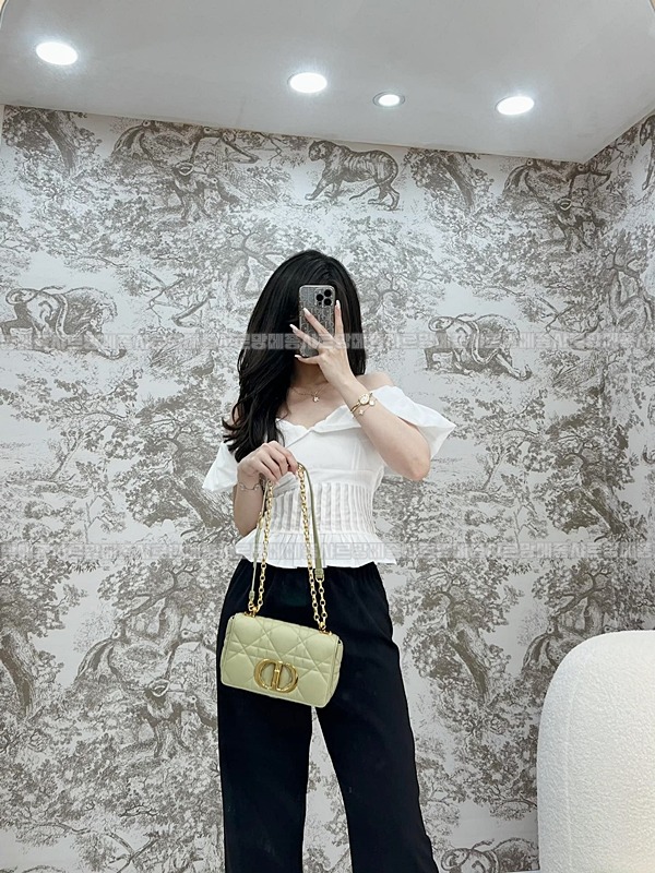 디올카로스몰백  20260403-175733-015루.jpg