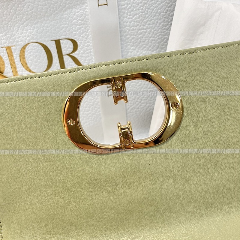 디올카로스몰백  20260403-175732-007루.jpg