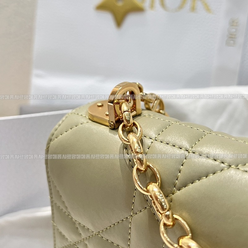 디올카로스몰백  20260403-175733-011루.jpg