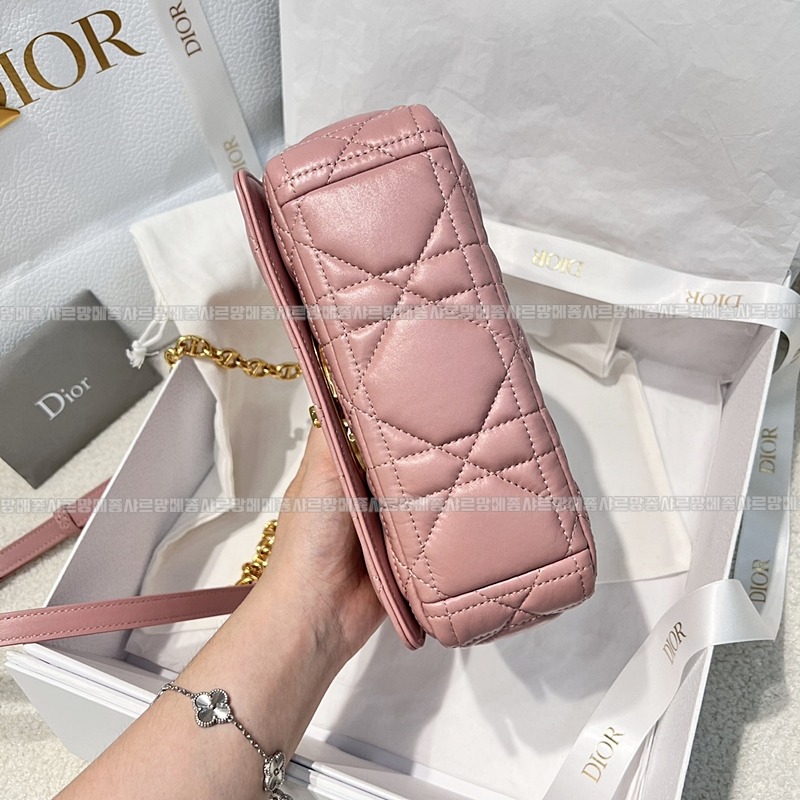 디올카로스몰백  20260403-180002-004루.jpg