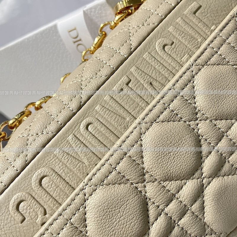 디올카로스몰백  20260403-180459-006루.jpg