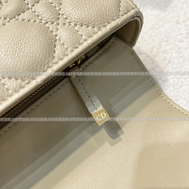 디올카로스몰백  20260403-180459-011루.jpg