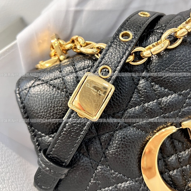 디올카로스몰백  20260403-180726-005루.jpg