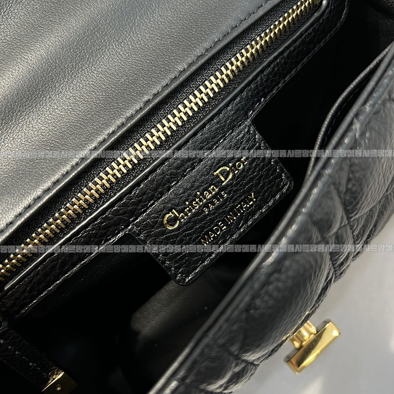 디올카로스몰백  20260403-180726-009루.jpg