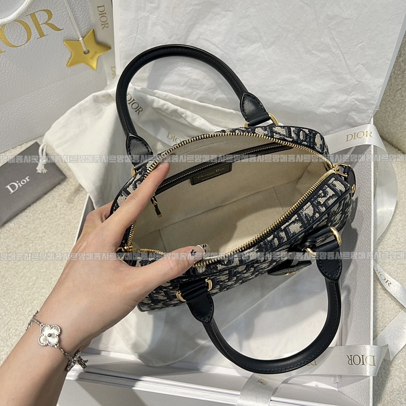 디올디바이브볼링백미디움  wsxc1775297762794_5루.jpg