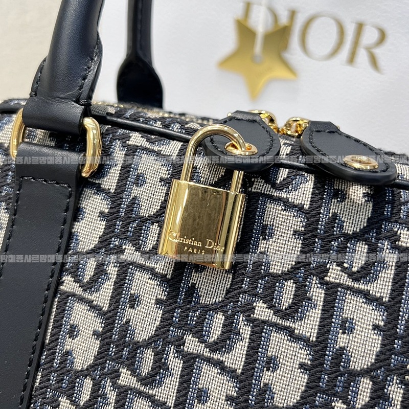 디올디바이브볼링백미디움  wsxc1775297763666_9루.jpg