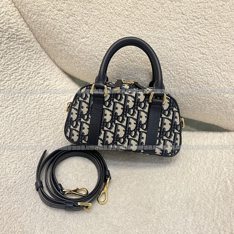 디올디바이브이스트웨스트스몰  20260404-103959-001루.jpg