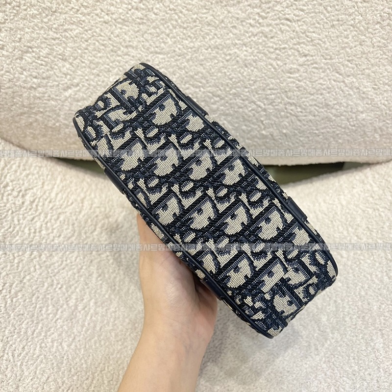 디올디바이브이스트웨스트스몰  20260404-103959-003루.jpg