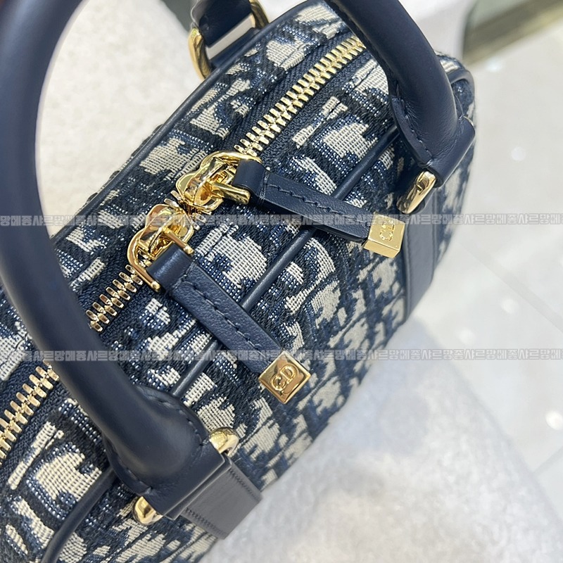 디올디바이브이스트웨스트스몰  20260404-103959-006루.jpg