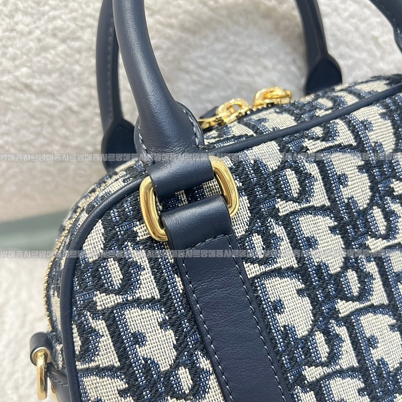 디올디바이브이스트웨스트스몰  20260404-103959-007루.jpg