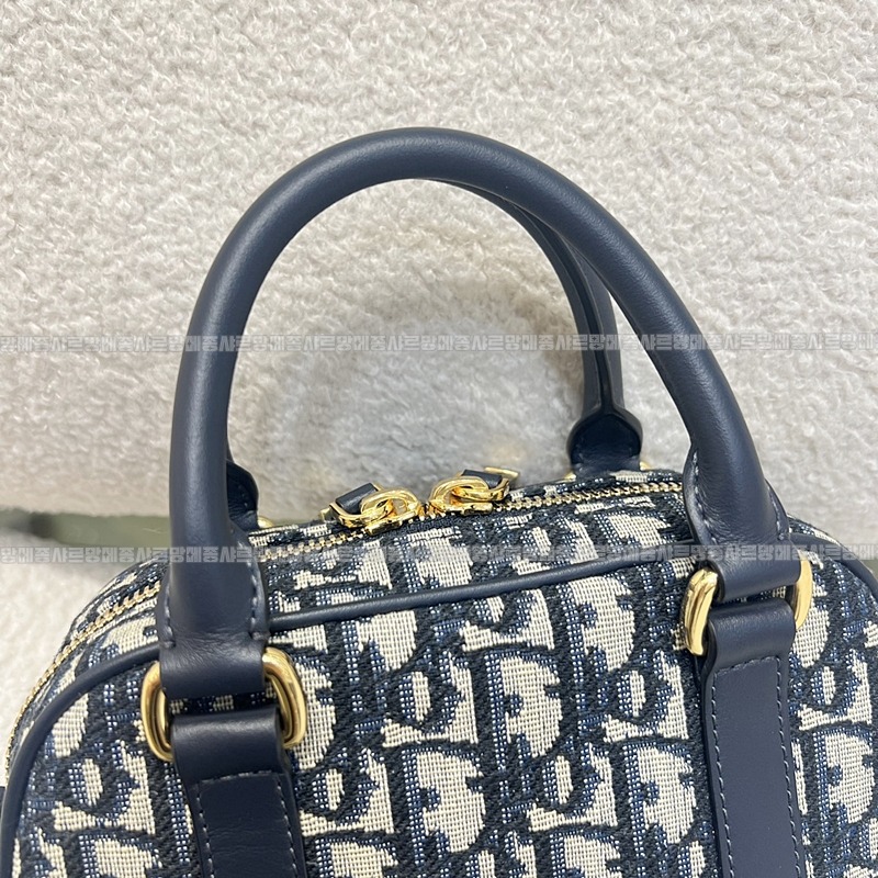 디올디바이브이스트웨스트스몰  20260404-104000-010루.jpg