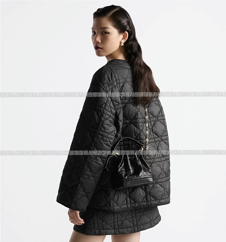 디올졸리버킷백스몰  20260404-151113-014루.jpg