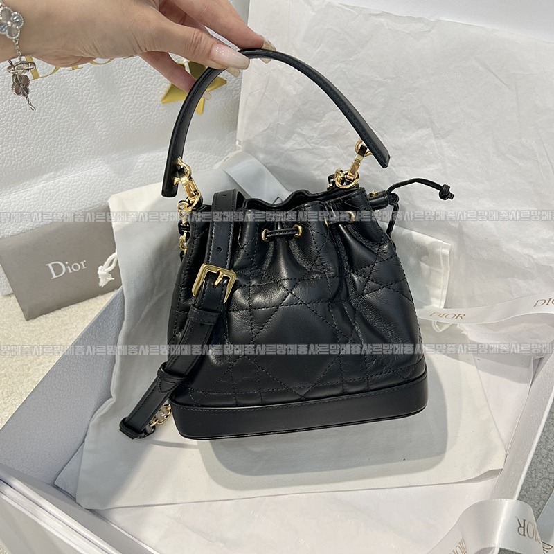 디올졸리버킷백스몰  20260404-151111-003루.jpg