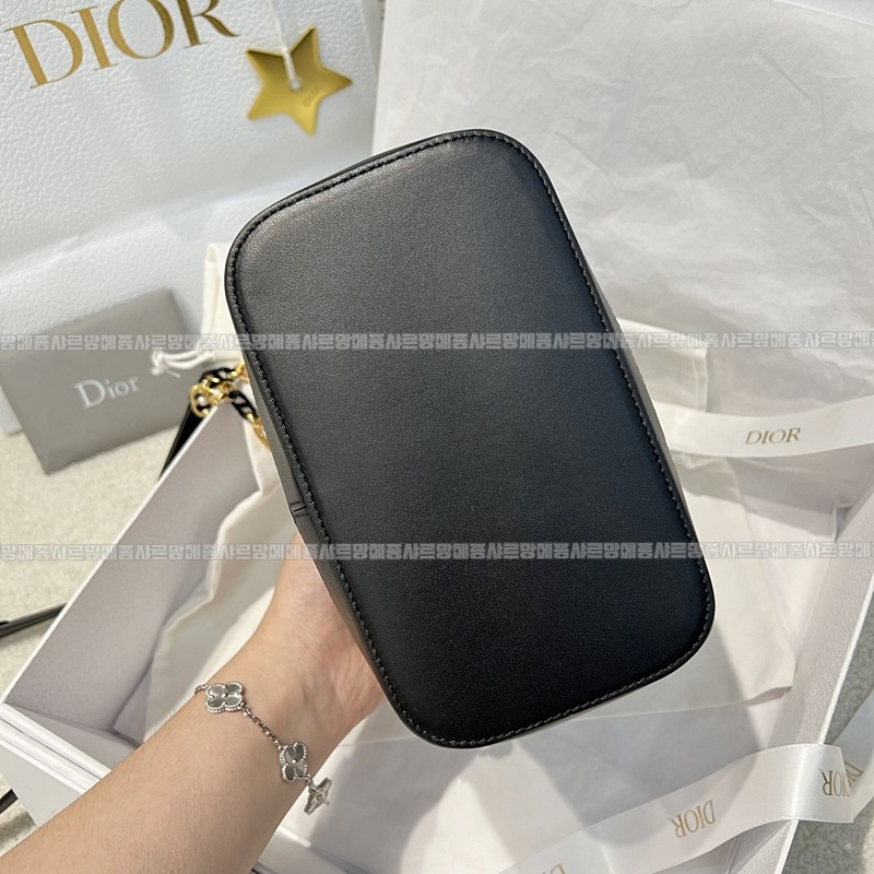 디올졸리버킷백스몰  20260404-151112-006루.jpg