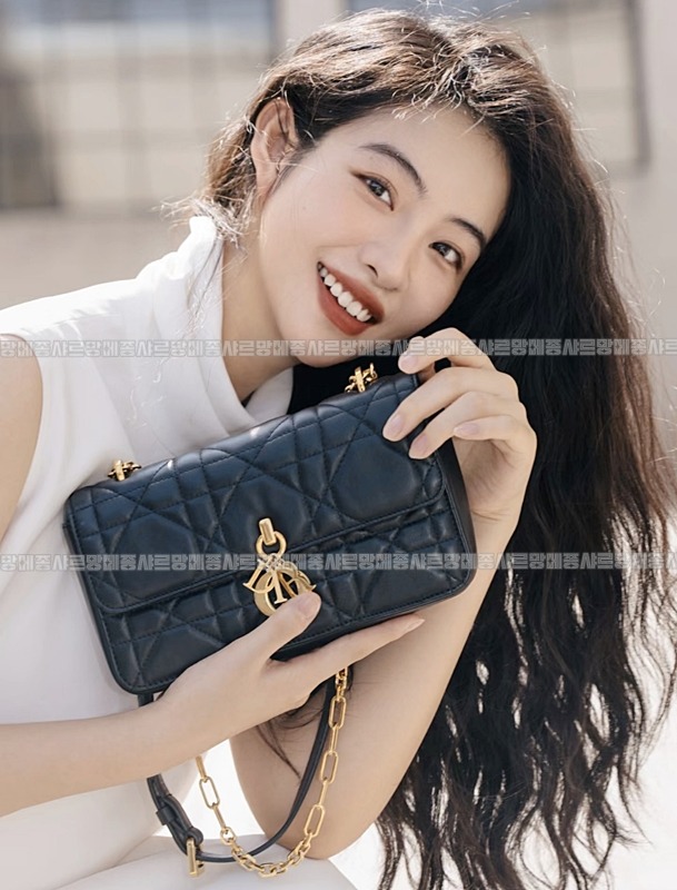 디올미스데이지미니백  20260404-153547-015루.jpg