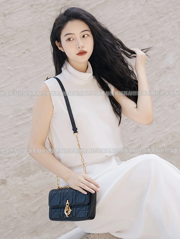 디올미스데이지미니백  20260404-153547-016루.jpg