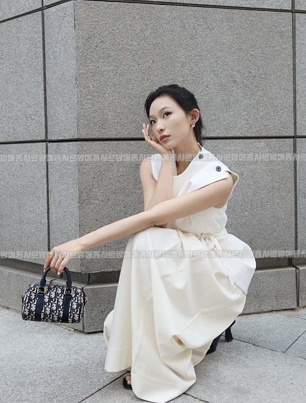 디올16글로브나노백  20260404-160419-016루.jpg