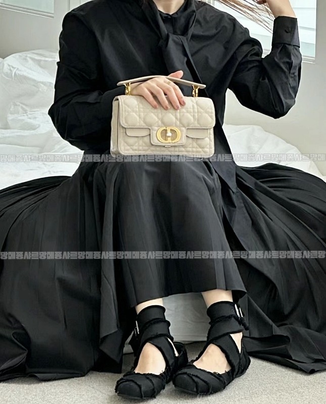 디올졸리탑핸들백스몰  20260406-104719-013루.jpg