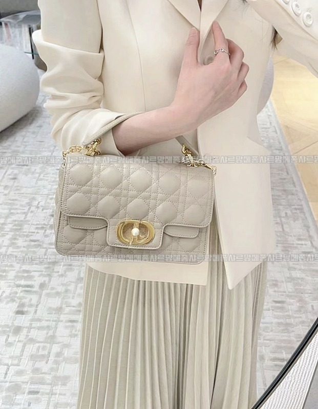 디올졸리탑핸들백스몰  20260406-104719-014루.jpg