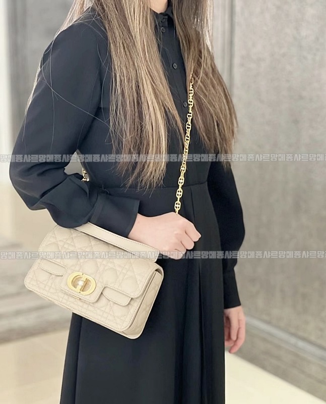 디올졸리탑핸들백스몰  20260406-104720-017루.jpg