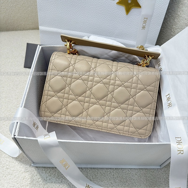 디올졸리탑핸들백스몰  20260406-104718-002루.jpg