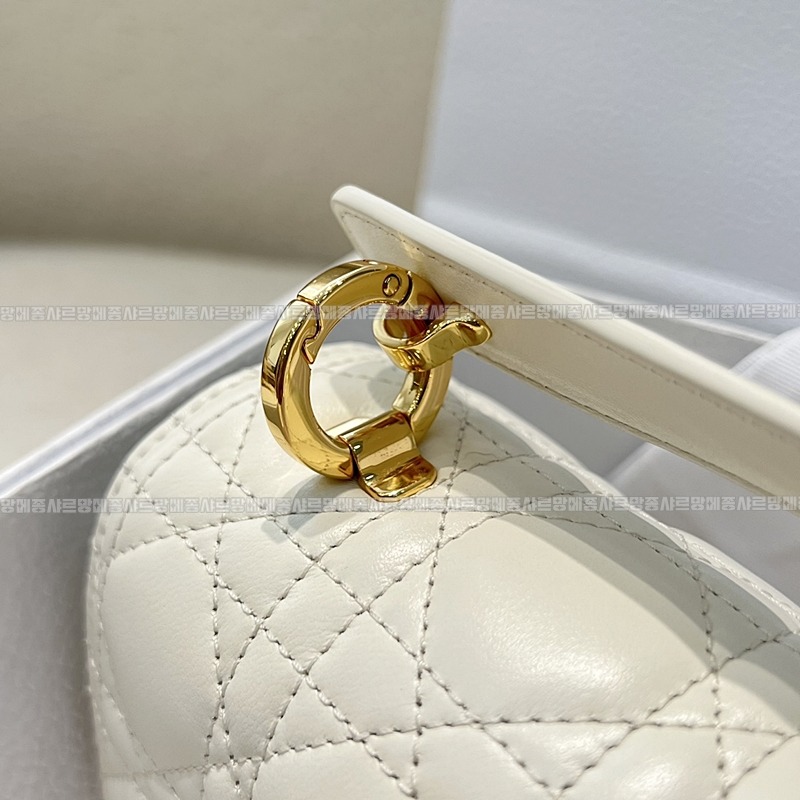 디올졸리탑핸들백스몰  20260406-104942-012루.jpg