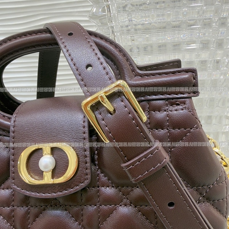 디올졸리탑핸들미니백  20260406-111530-004루.jpg