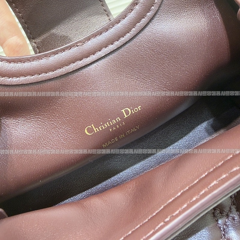 디올졸리탑핸들미니백  20260406-111530-008루.jpg