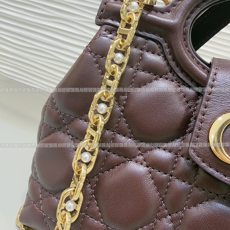 디올졸리탑핸들미니백  20260406-111530-007루.jpg