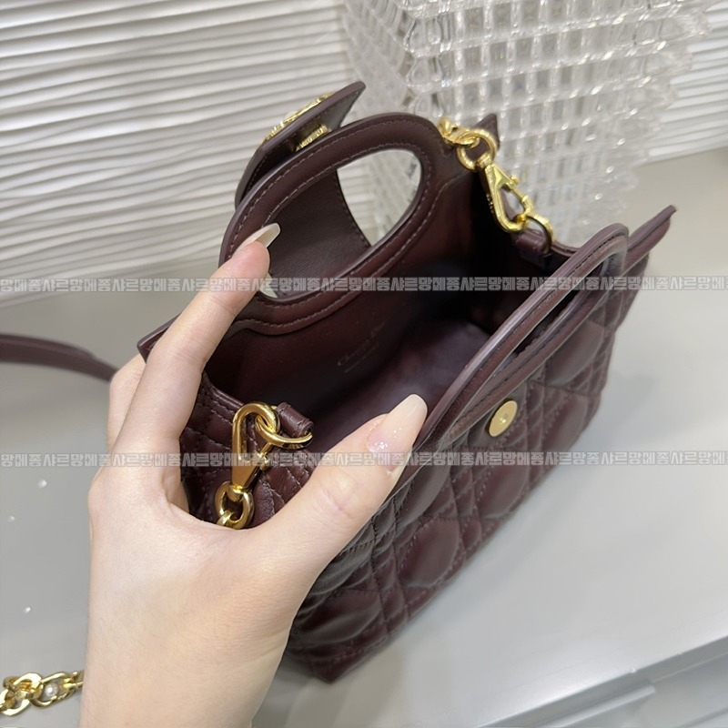 디올졸리탑핸들미니백  20260406-111530-009루.jpg