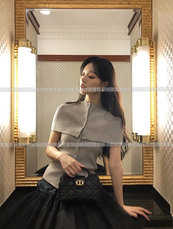 디올졸리탑핸들미니백  20260406-111954-009루.jpg