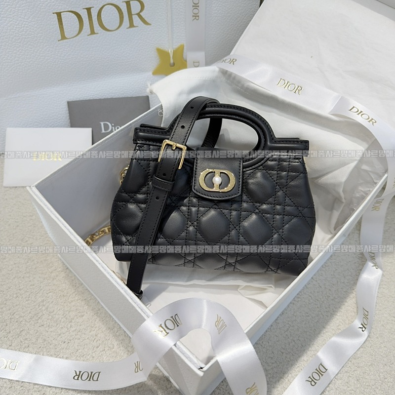 디올졸리탑핸들미니백  20260406-111953-001루.jpg