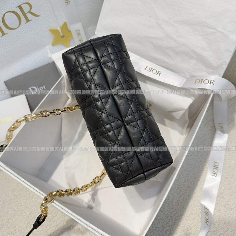 디올졸리탑핸들미니백  20260406-111953-004루.jpg