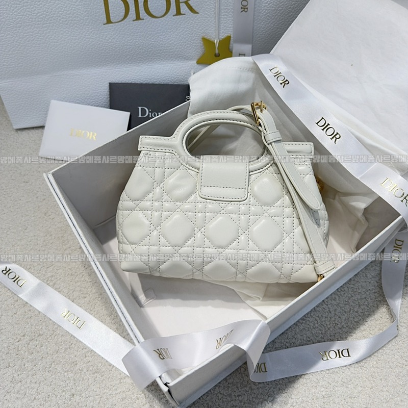 디올졸리탑핸들미니백  20260406-112205-001루.jpg