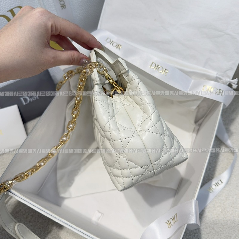 디올졸리탑핸들미니백  20260406-112206-002루.jpg