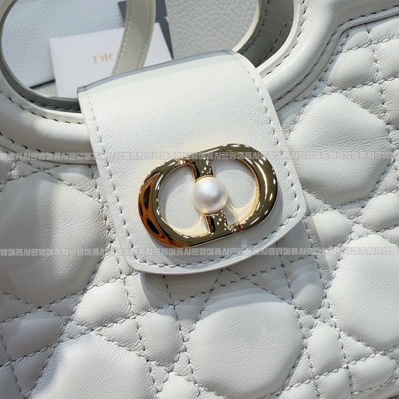 디올졸리탑핸들미니백  20260406-112206-005루.jpg