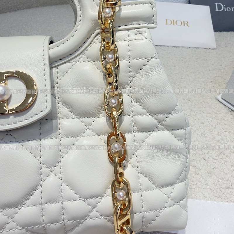 디올졸리탑핸들미니백  20260406-112206-007루.jpg