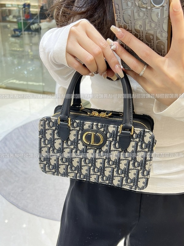 디올30몽테뉴미니닥터백  20260406-113208-017루.jpg