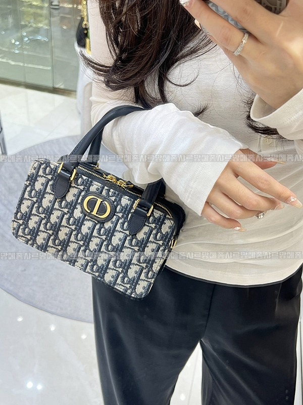 디올30몽테뉴미니닥터백  20260406-113208-019루.jpg