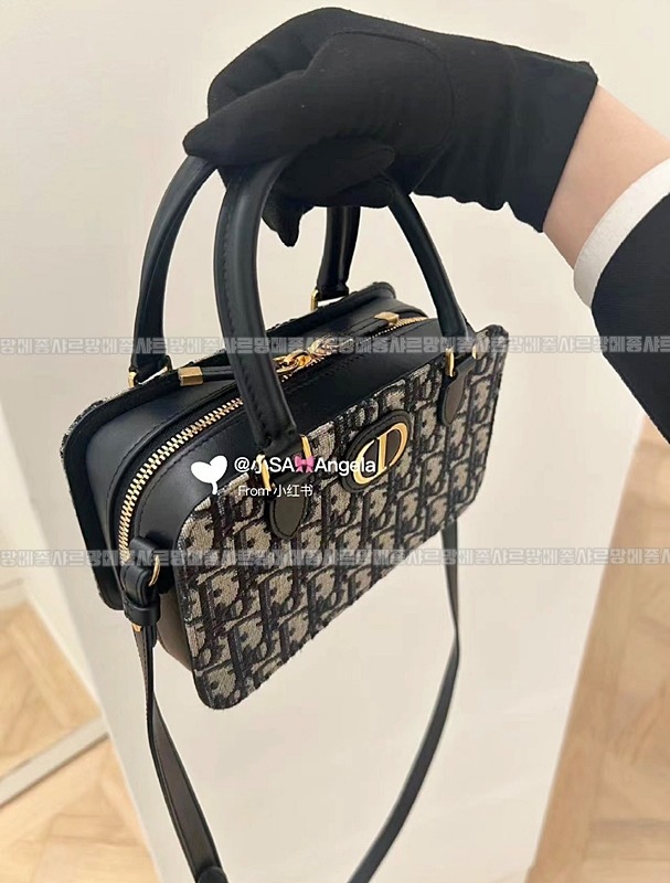 디올30몽테뉴미니닥터백  20260406-113208-016루.jpg