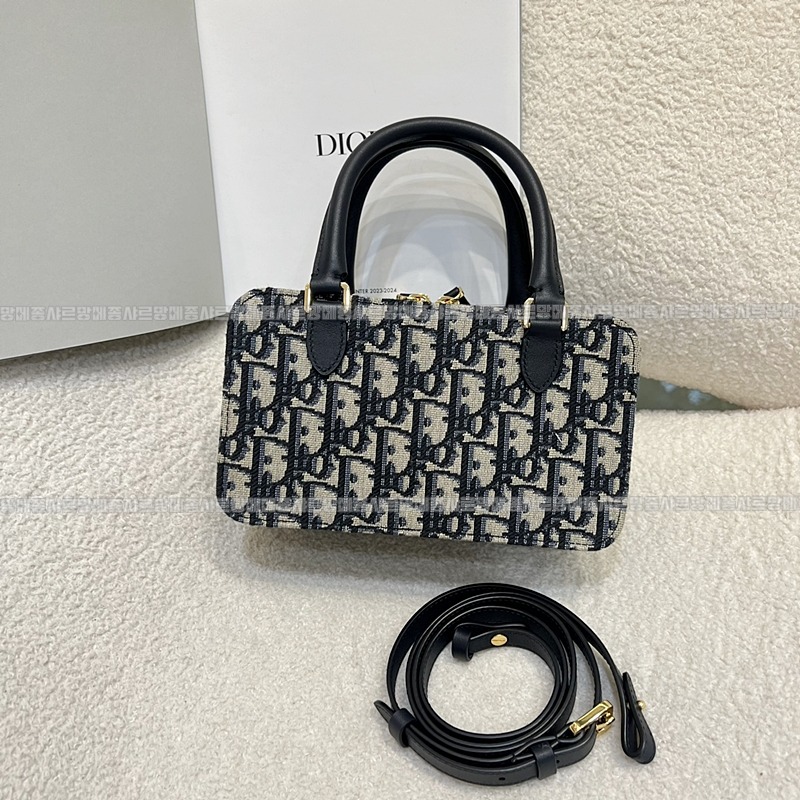 디올30몽테뉴미니닥터백  20260406-113206-003루.jpg