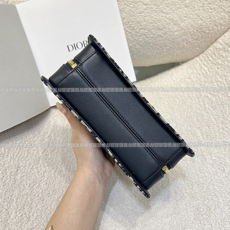 디올30몽테뉴미니닥터백  20260406-113206-005루.jpg